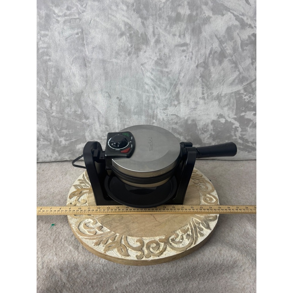 West Bend Belgian Waffle Maker Rotating Non-Stick Silver Black 1000W Adjustable